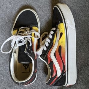 Kids Vans Flames 🔥 Size 5